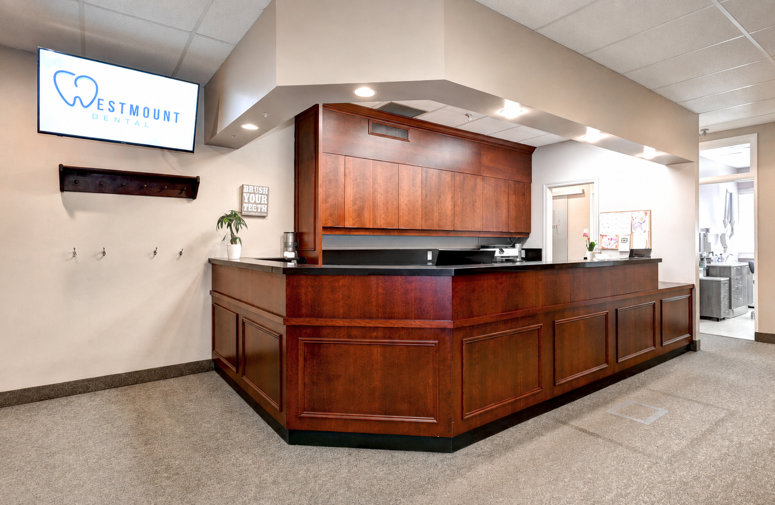 Westmount Dental front reception desk in Waterloo